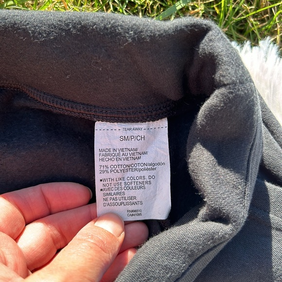 Under Armour Rival Fleece Women’s Joggers
Size Small Black with White Details - Picture 12 of 14